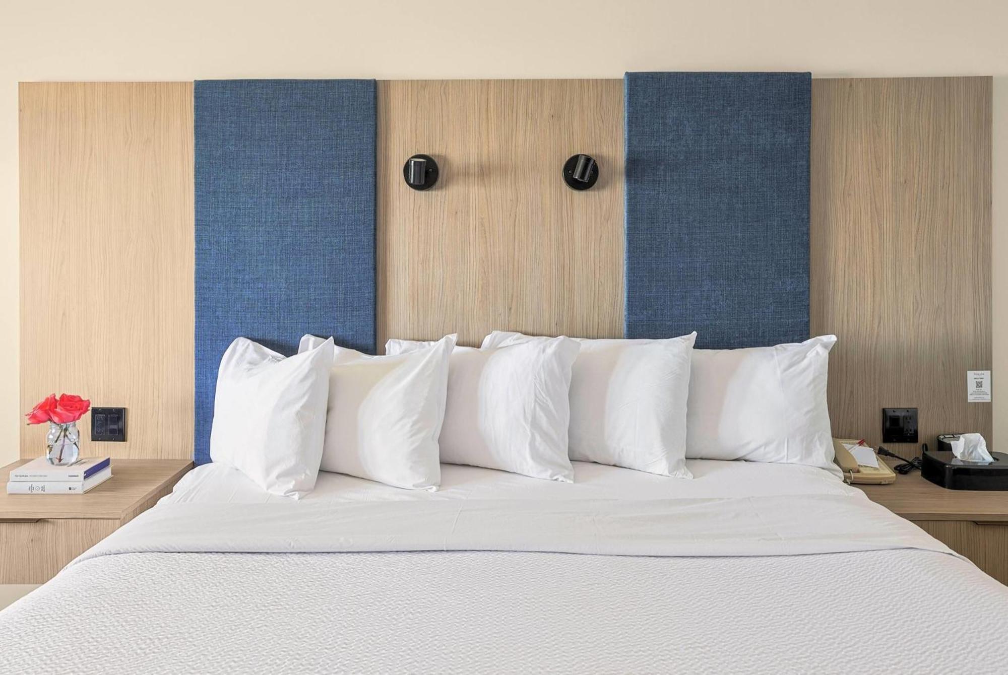 Hotel The Ramada By Wyndham